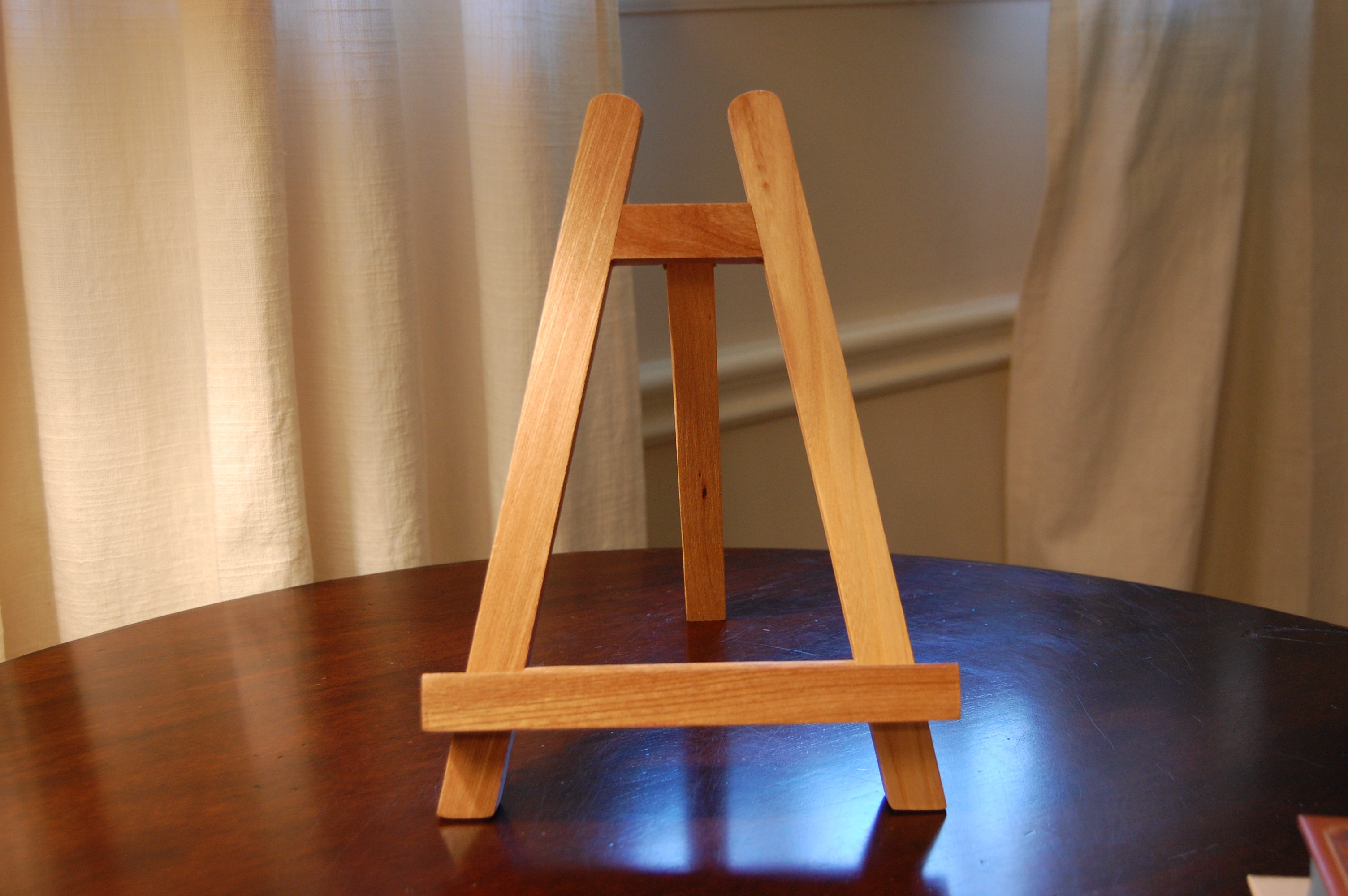 Thrifty Tabletop Easels & Display Easels