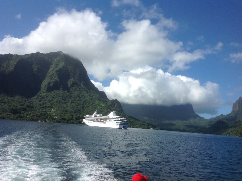 Tahiti Cruise Ship