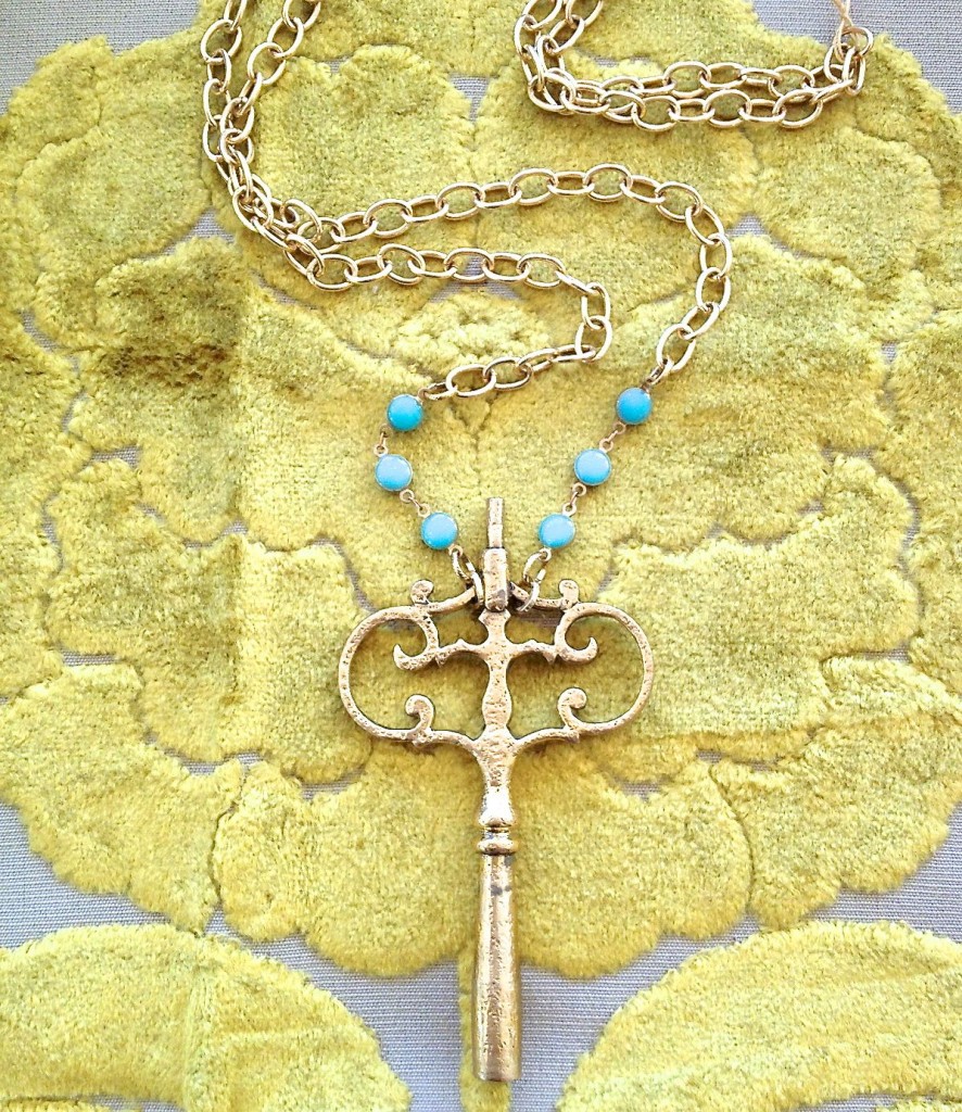 Laura James Vintage Gold Loop Key Turquoise
